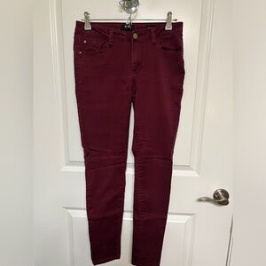Kensie skinny mid rise burgundy jeans size 4/27